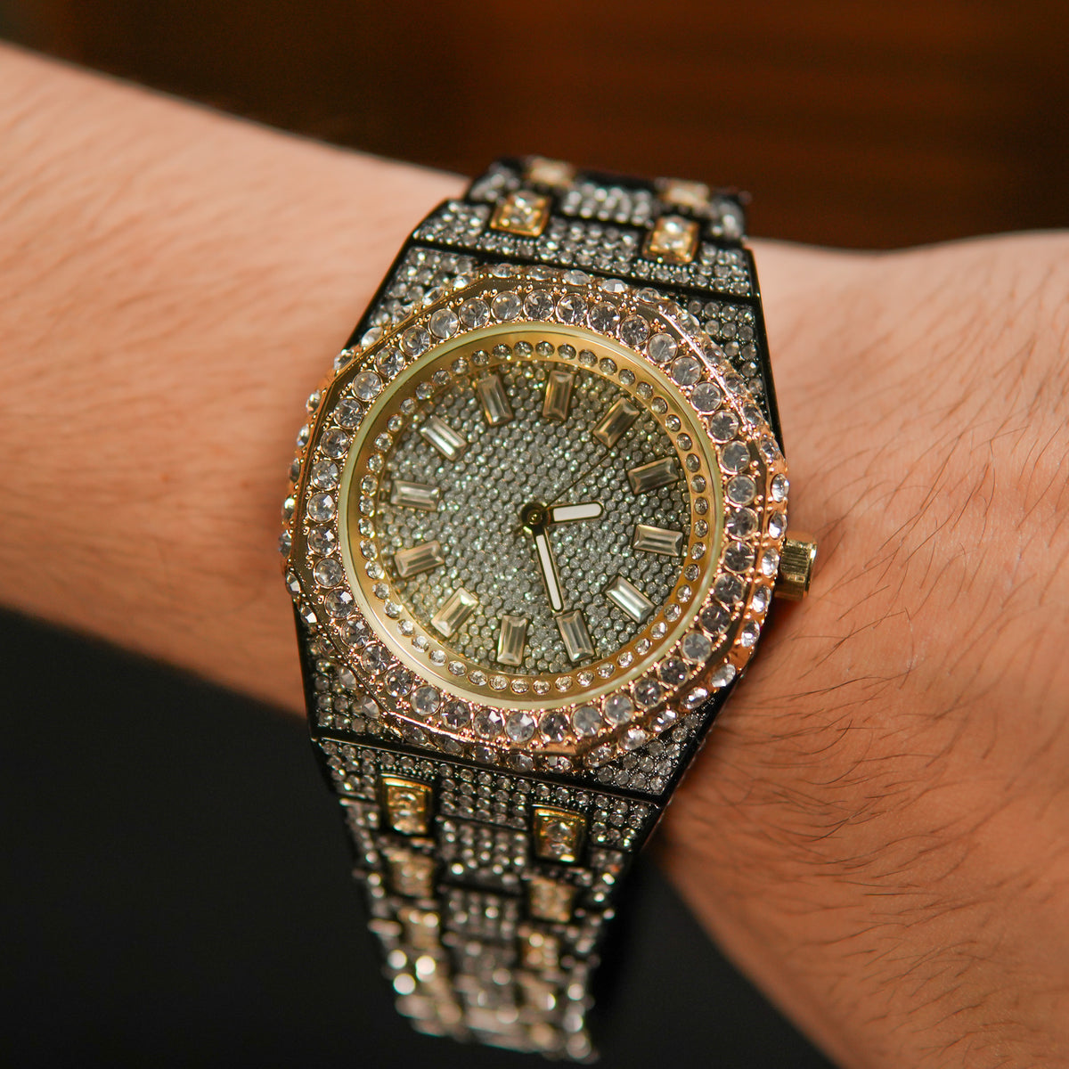 Royal Frost – Black/Gold Edition